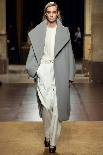 Look 1